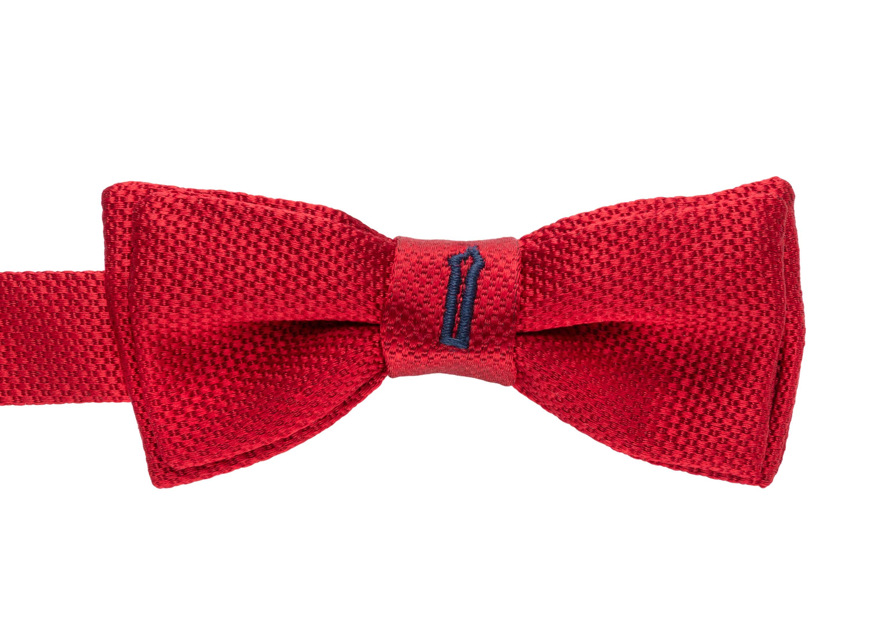 PASSE-PARTOUT BOW TIE