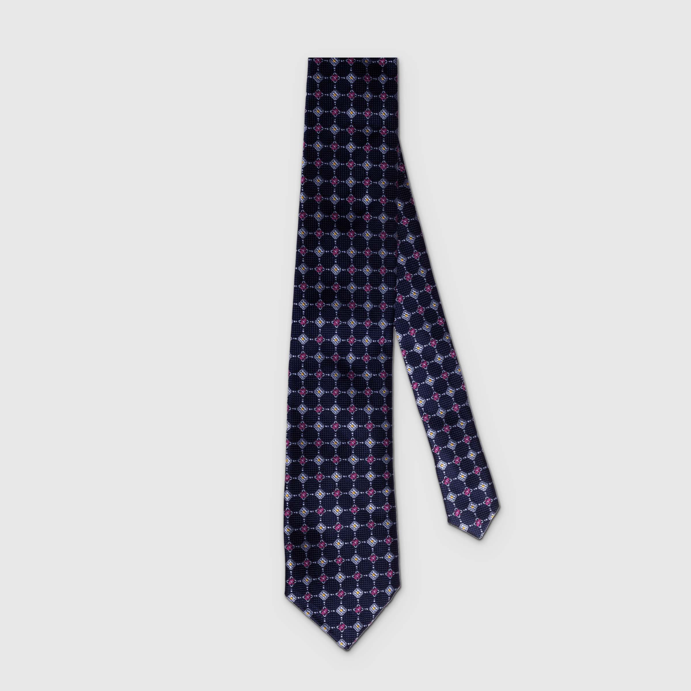 CRAVATE CLASSIQUE LA VALSE ARGENTÉ DES PÉTALES