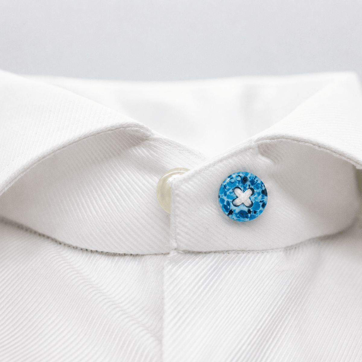 UPCYCLED PLASTIC BUTTON EXTENDER - BLUE (5PCS)