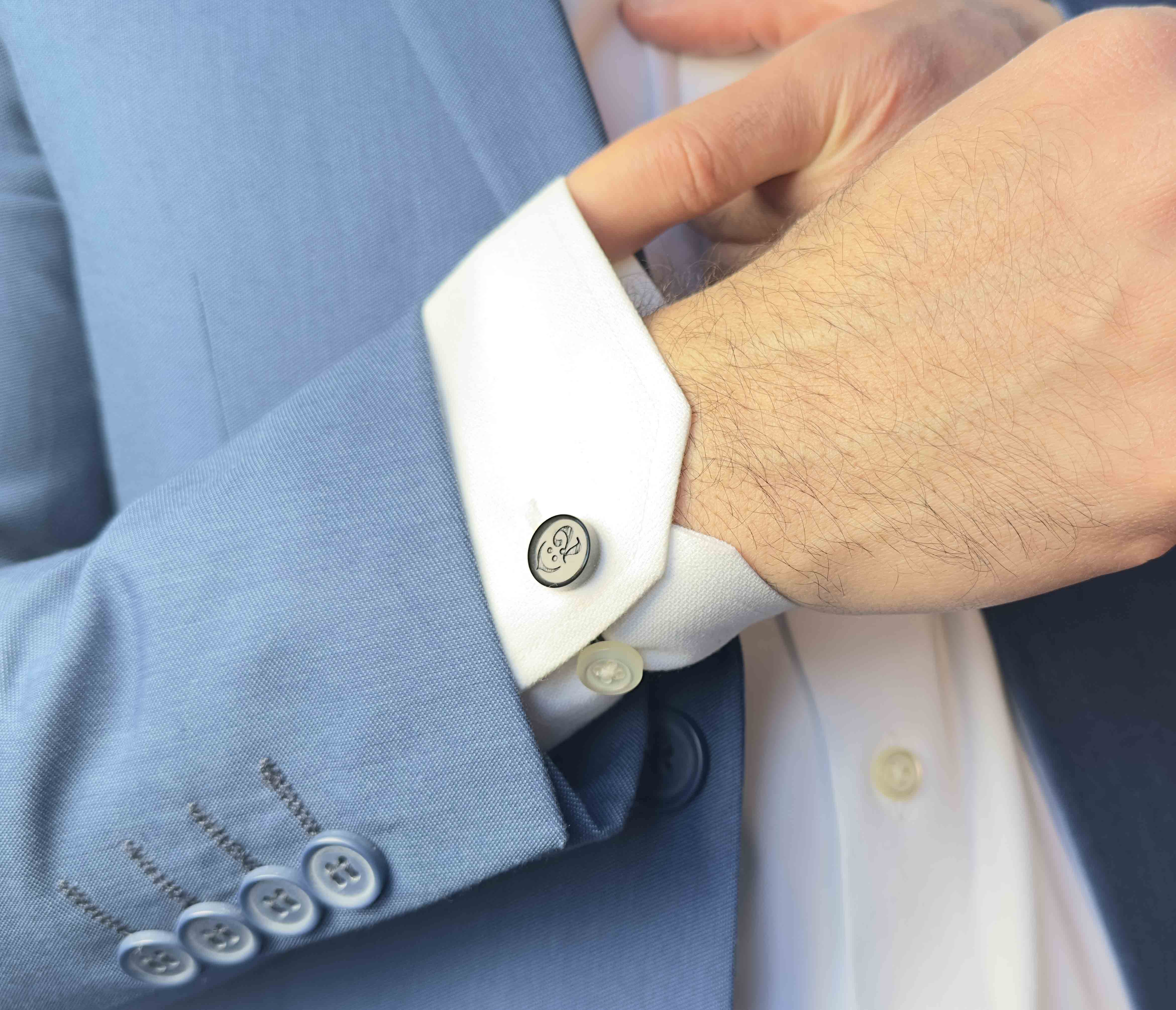 Stretching the Black C2 Cuff extender