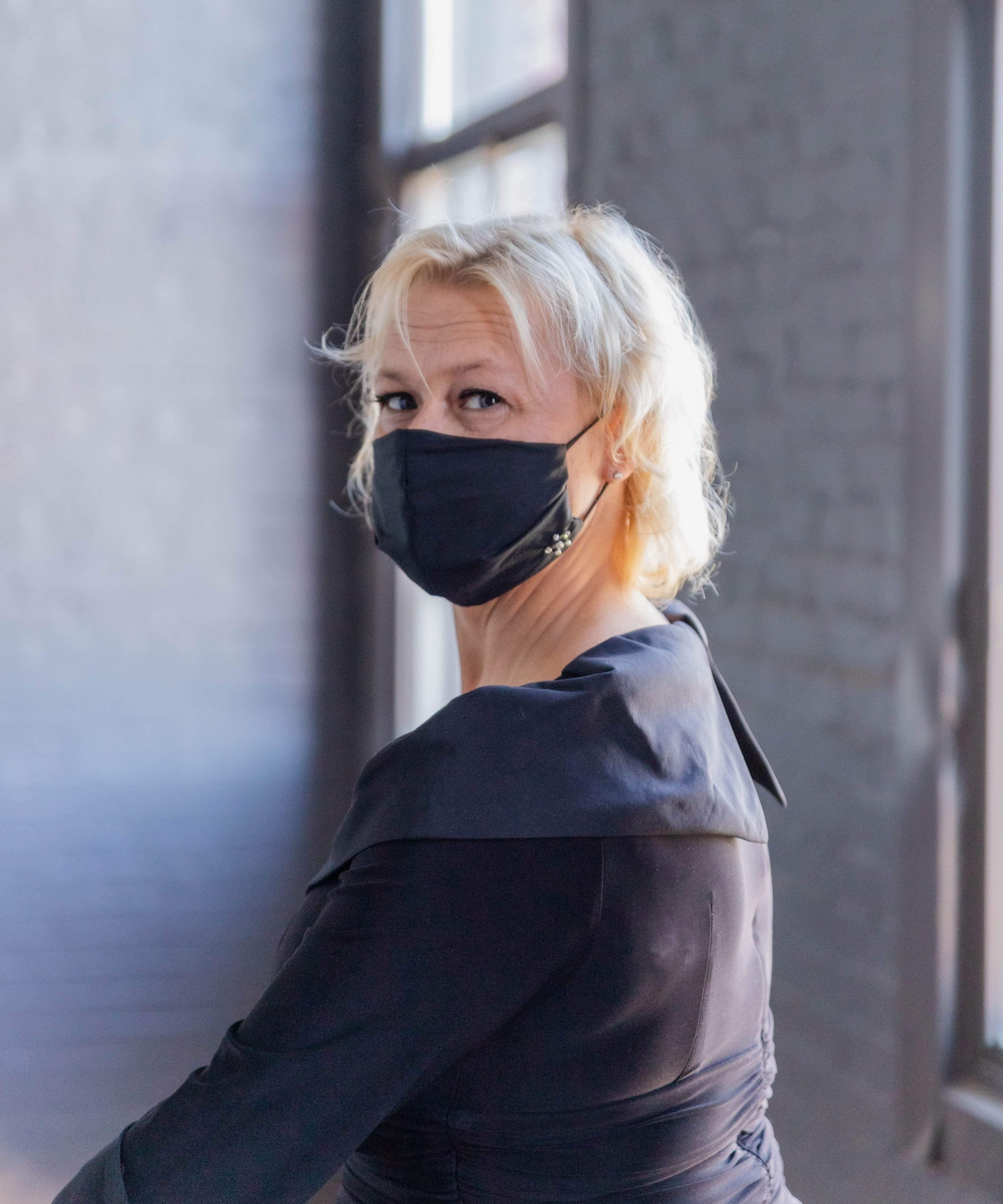 Sophie’s Top Picks: Midnight Shine, Classic Jeweled Mask in black - Cochic